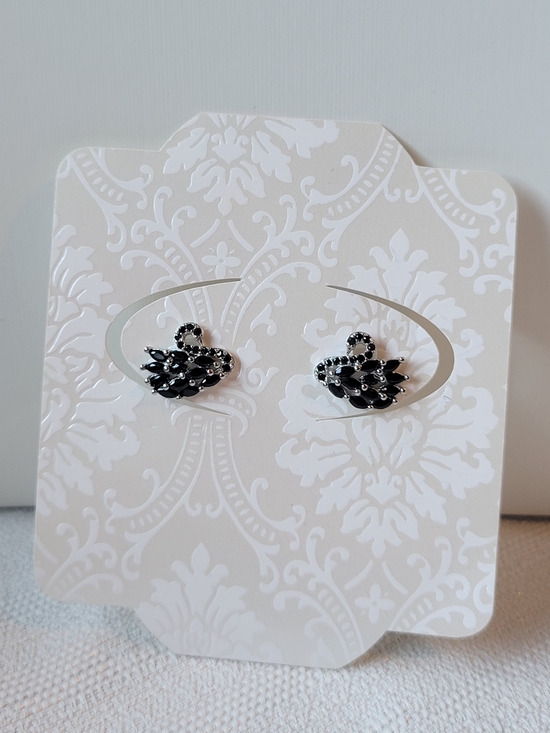 Jewelry - 5/$25💎 Black Swan Crystal Stud Earrings